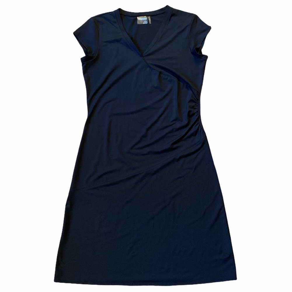 Athleta short sleeve v-neck fitness dress black M